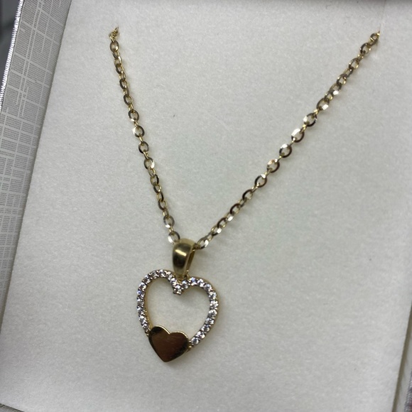 10K gold CZ heart pendant with 20” rolo chain. - Picture 2 of 2